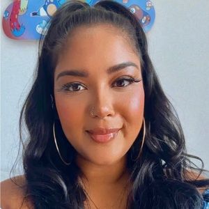 Meet your Posher, Noureen